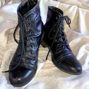 Madden Girl Combat Boots Lace Up Ankle Size 7.5